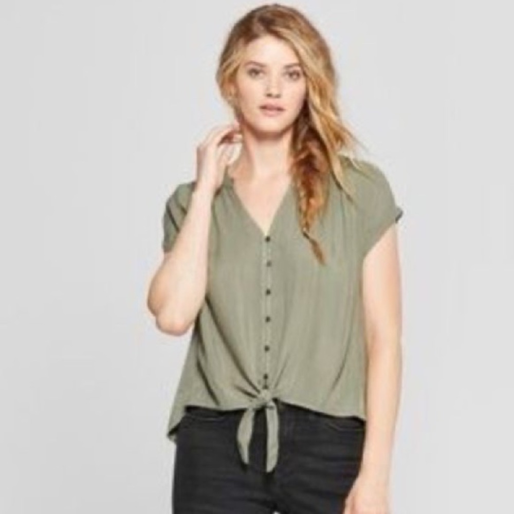 Universal Thread Muted Sage Green Button-Front Blouse – Size Large
